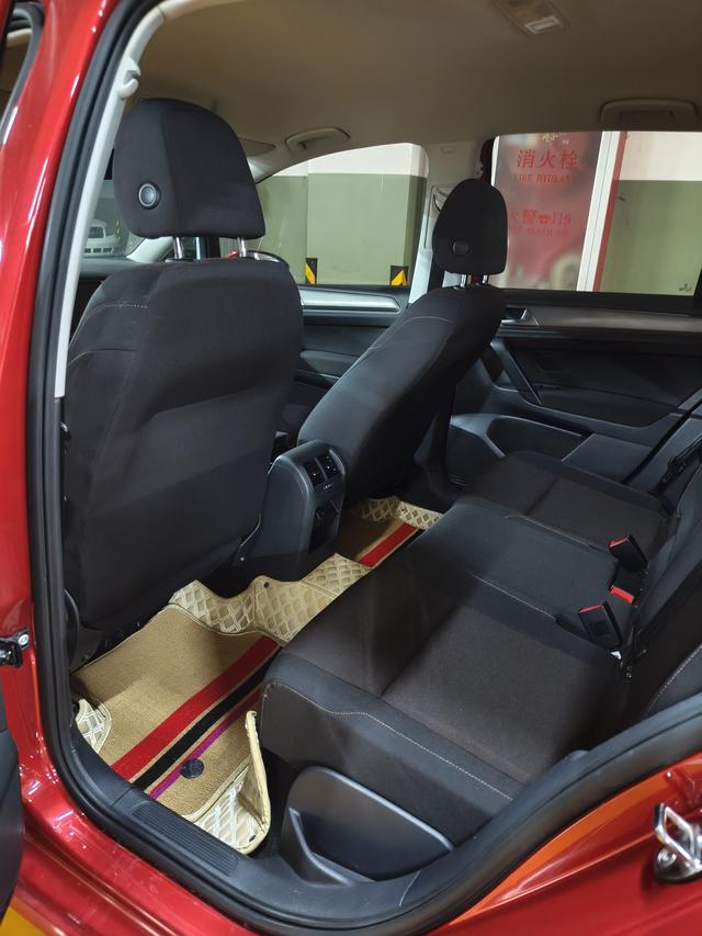 Volkswagen Gol f Sportsvan 2016 модификация 1.6L автоматическое Com f ort – фото 5