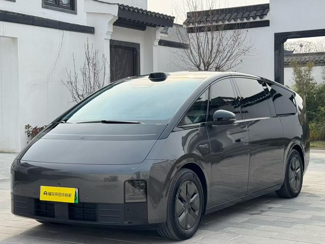 Li Auto MEGA 2024 Ultra – фото 1