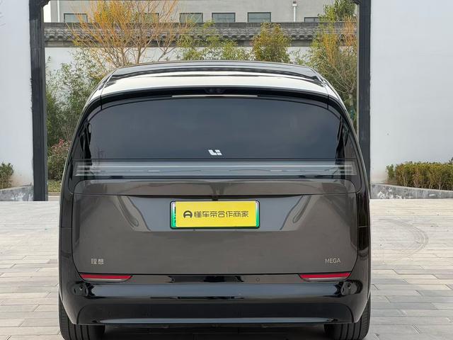 Li Auto MEGA 2024 Ultra – фото 13