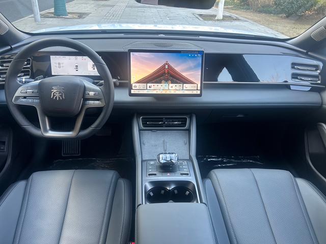 BYD Qin L DM 2025 Intelligent Driving DM-i 120km Beyond – фото 5