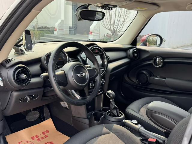 MINI 2016 модификация 1.2T ONE – фото 3