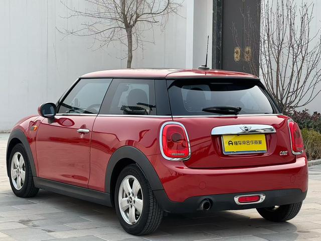MINI 2016 модификация 1.2T ONE – фото 8