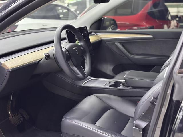 Tesla Model Y 2022 Facelift RWD – фото 3