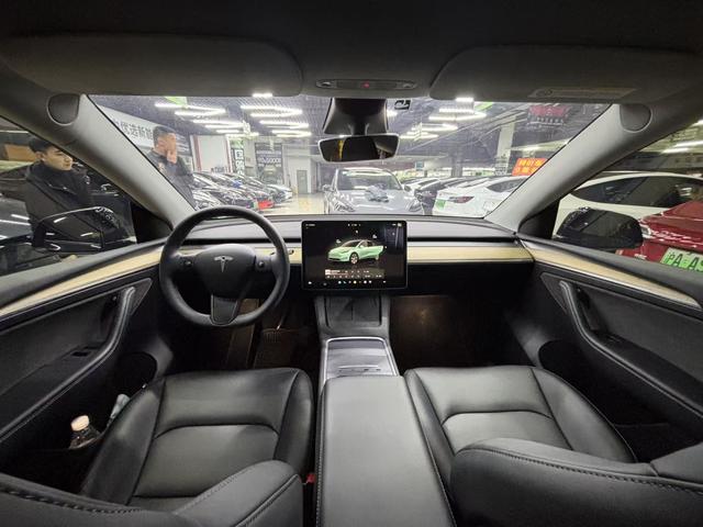Tesla Model Y 2022 Facelift RWD – фото 9