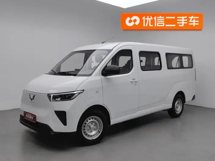 Wuling Yangguang 2024 Model 300km Comfort Model Passenger car Edition 75kW