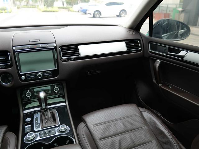 Volkswagen Touareg 2017 3.0TSI Explorer – фото 13
