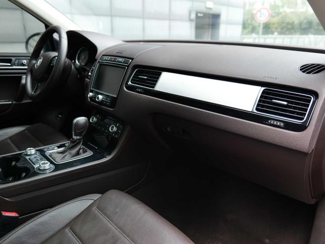 Volkswagen Touareg 2017 3.0TSI Explorer – фото 33