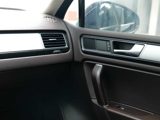 Volkswagen Touareg 2017 3.0TSI Explorer – фото 38