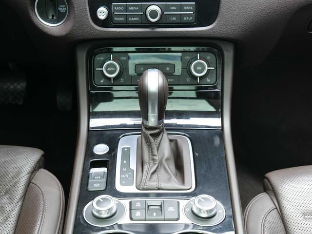 Volkswagen Touareg 2017 3.0TSI Explorer – фото 39