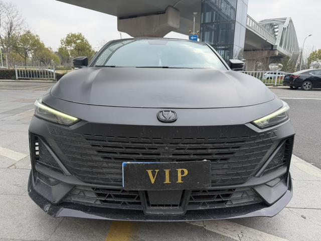 Changan UNI-V 2022 1.5T Sport – фото 2