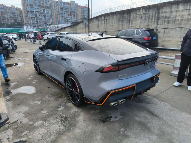Changan UNI-V 2022 1.5T Sport – фото 4