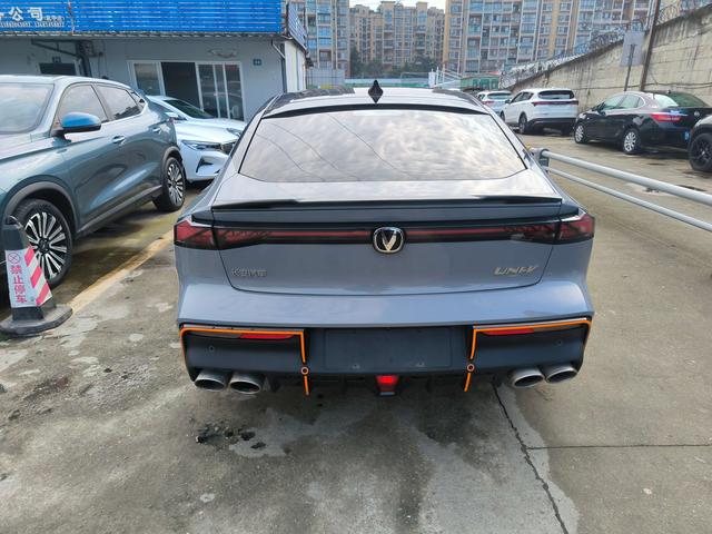 Changan UNI-V 2022 1.5T Sport – фото 5