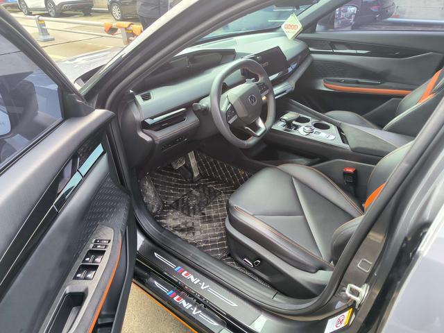 Changan UNI-V 2022 1.5T Sport – фото 13